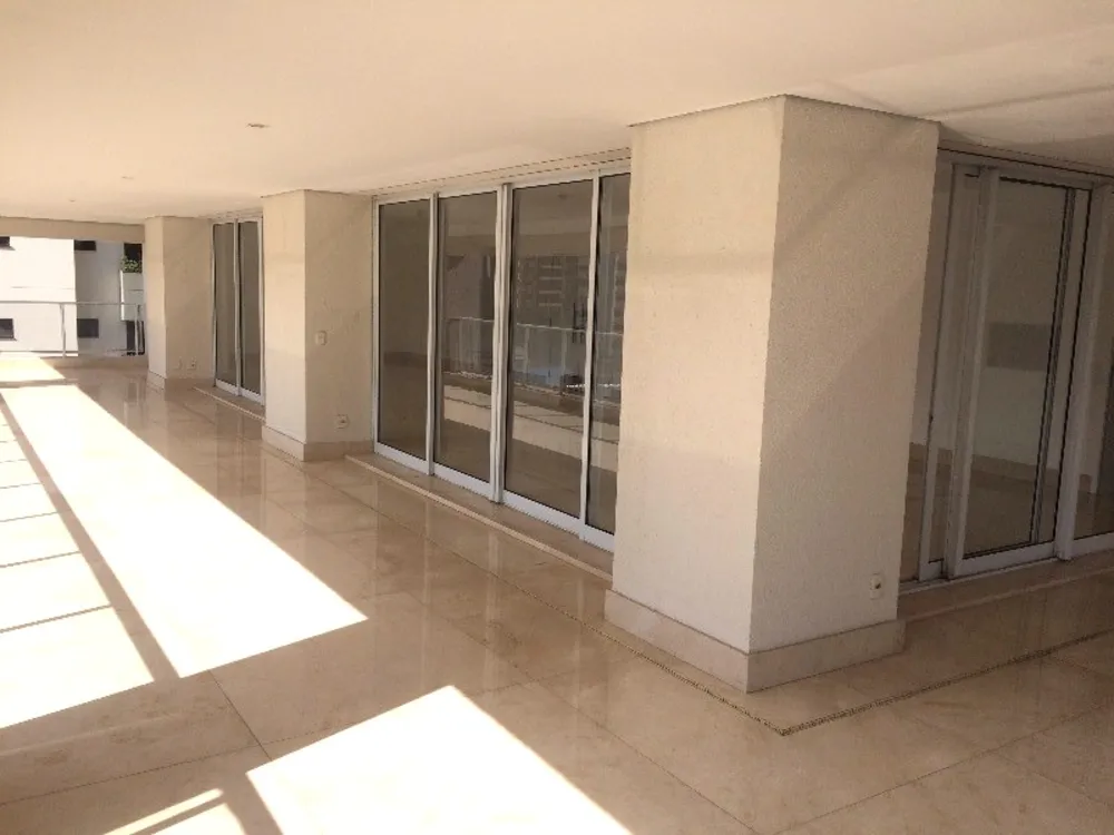 Apartamento, 3 quartos, 395 m² - Foto 2