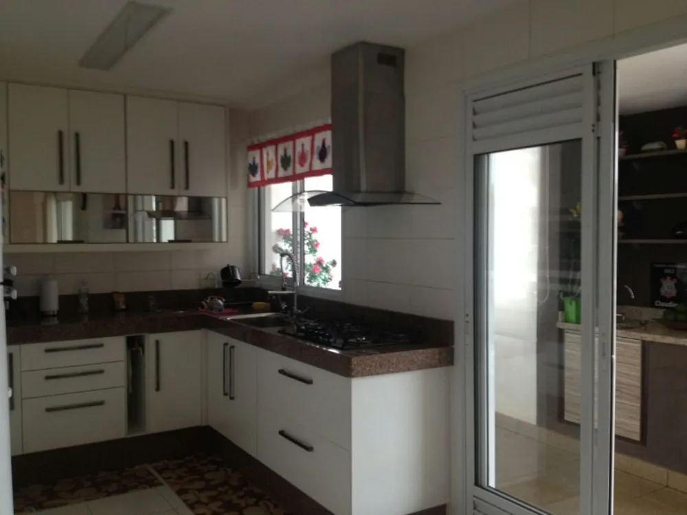 Apartamento, 3 quartos, 227 m² - Foto 1