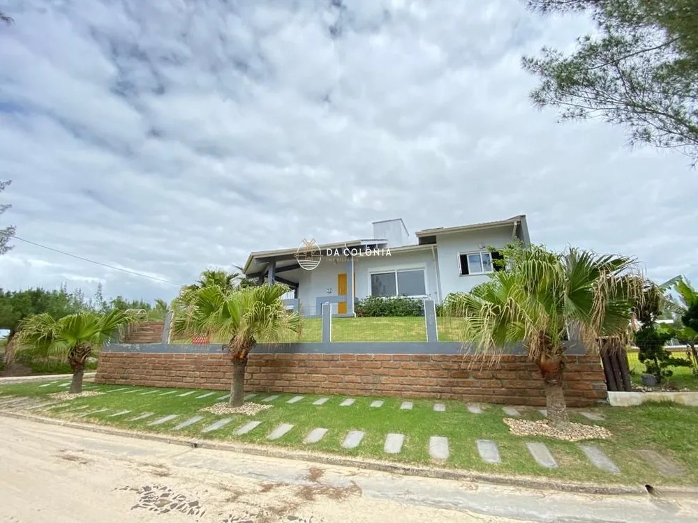 Casa, 4 quartos, 240 m² - Foto 1