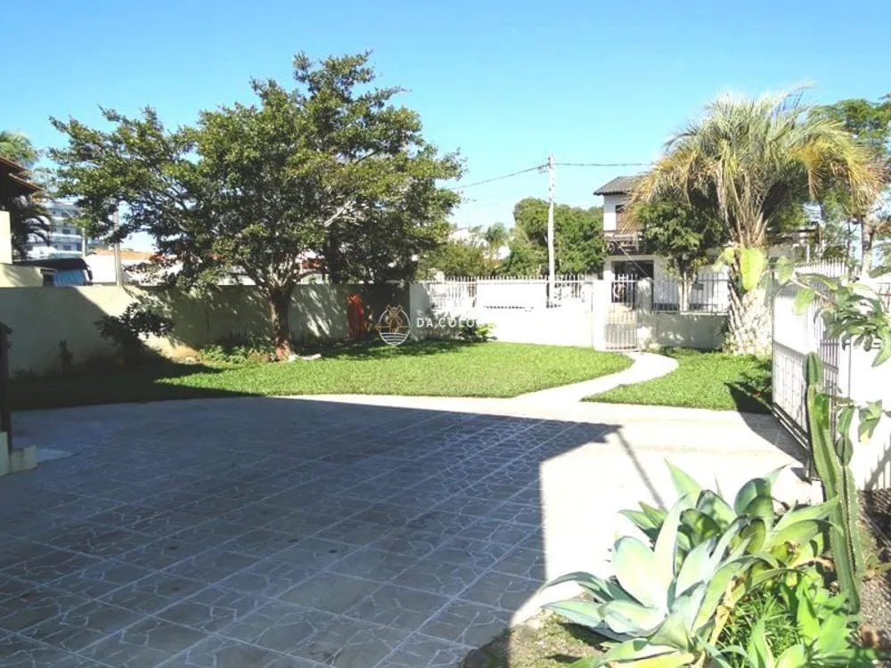 Casa, 4 quartos, 220 m² - Foto 1