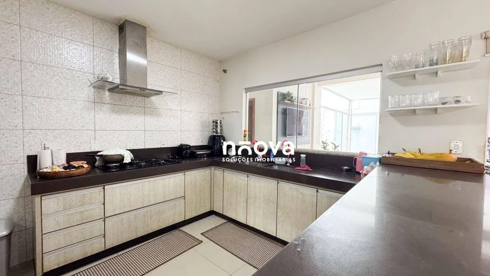 Sobrado, 4 quartos, 330 m² - Foto 2