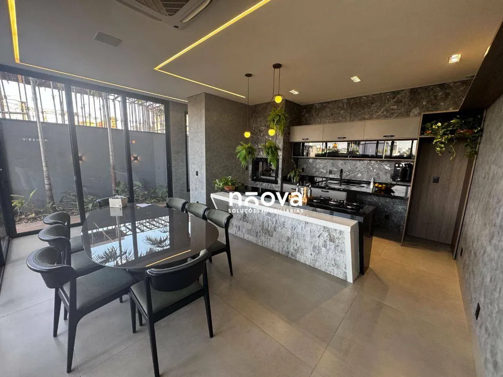 Sobrado, 5 quartos, 342 m² - Foto 1