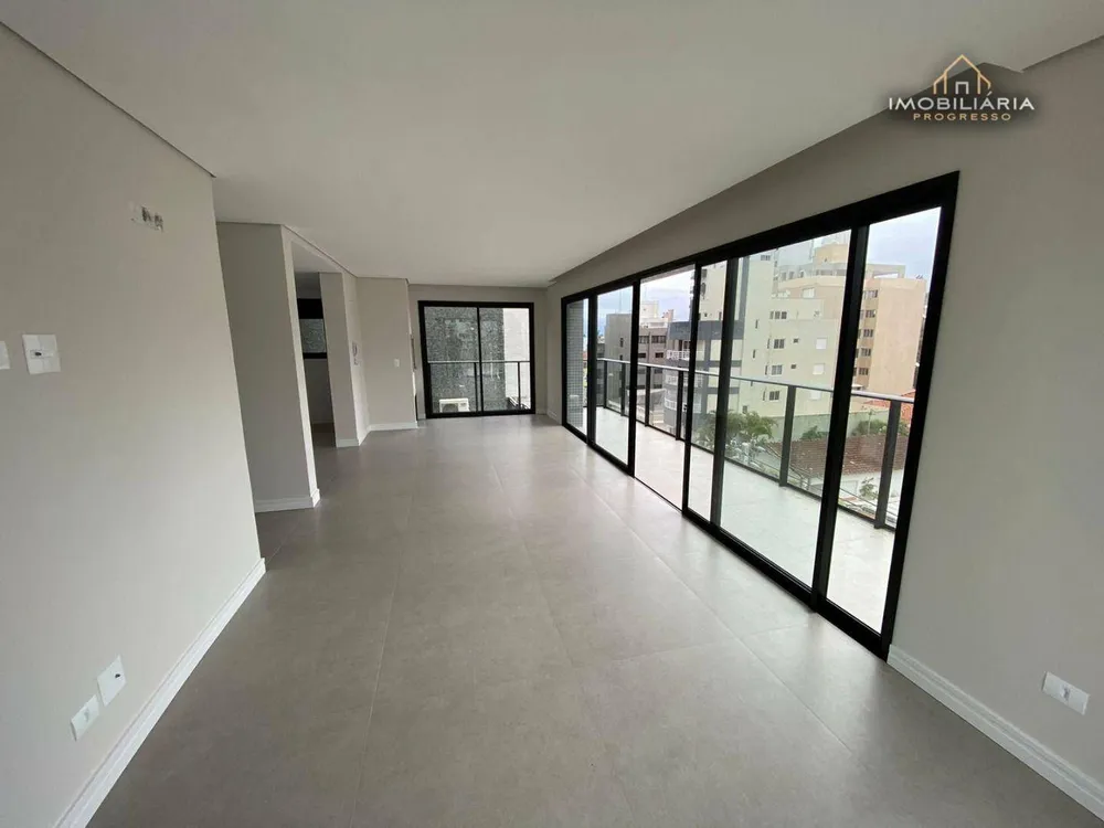 Apartamento, 3 quartos, 136 m² - Foto 2