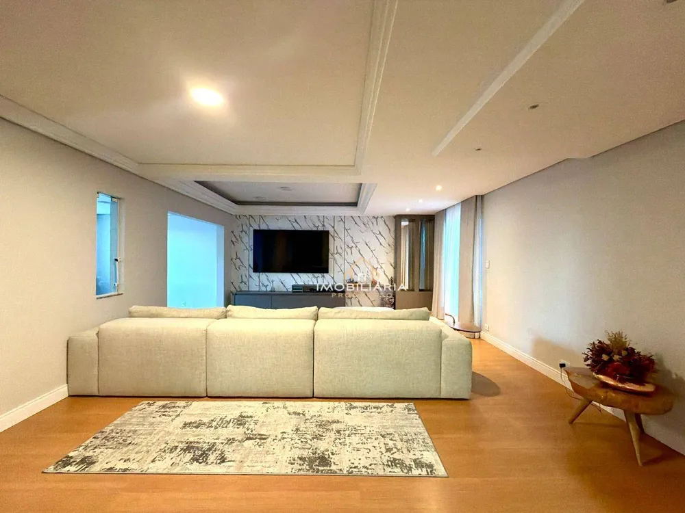 Sobrado, 3 quartos, 270 m² - Foto 1
