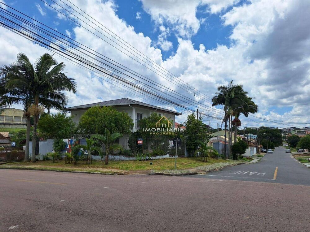 Sobrado à venda com 3 quartos, 221m² - Foto 1