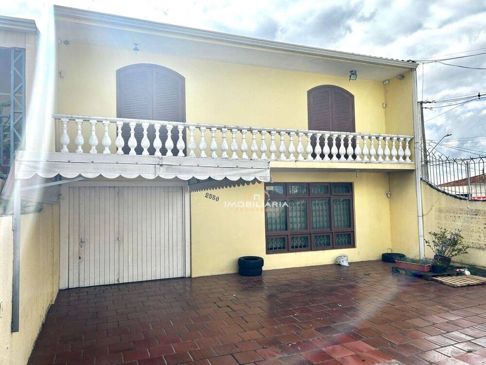 Sobrado à venda com 6 quartos, 320m² - Foto 1