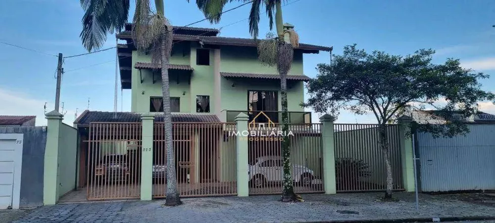 Sobrado, 4 quartos, 410 m² - Foto 1