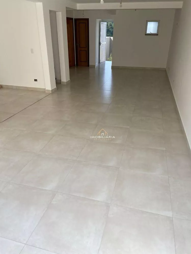 Sobrado à venda com 5 quartos, 270m² - Foto 3