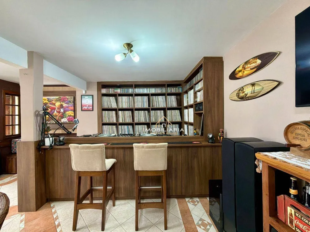 Casa, 4 quartos, 407 m² - Foto 1