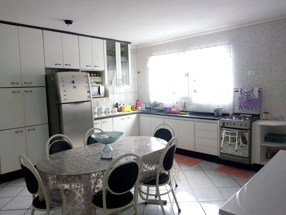 Casa, 3 quartos, 235 m² - Foto 1