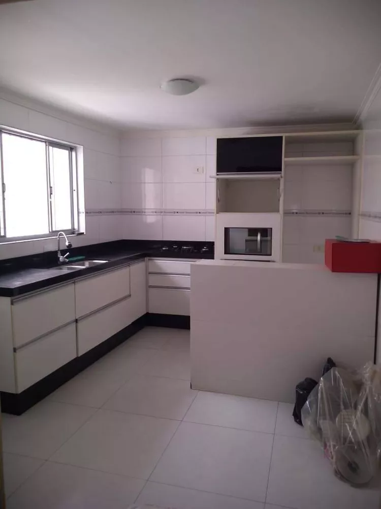 Casa à venda com 2 quartos, 115m² - Foto 1