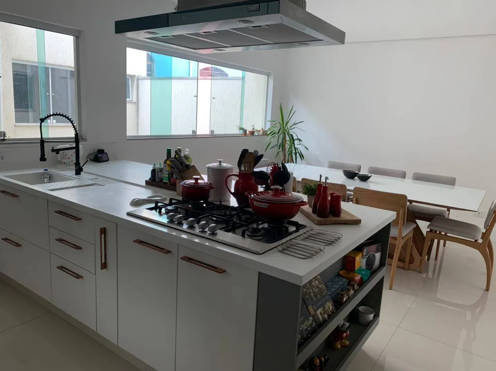Casa, 3 quartos, 411 m² - Foto 1