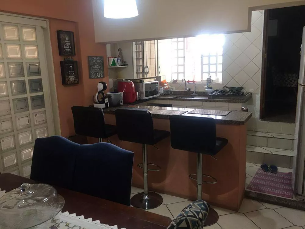 Casa à venda com 3 quartos, 161m² - Foto 4