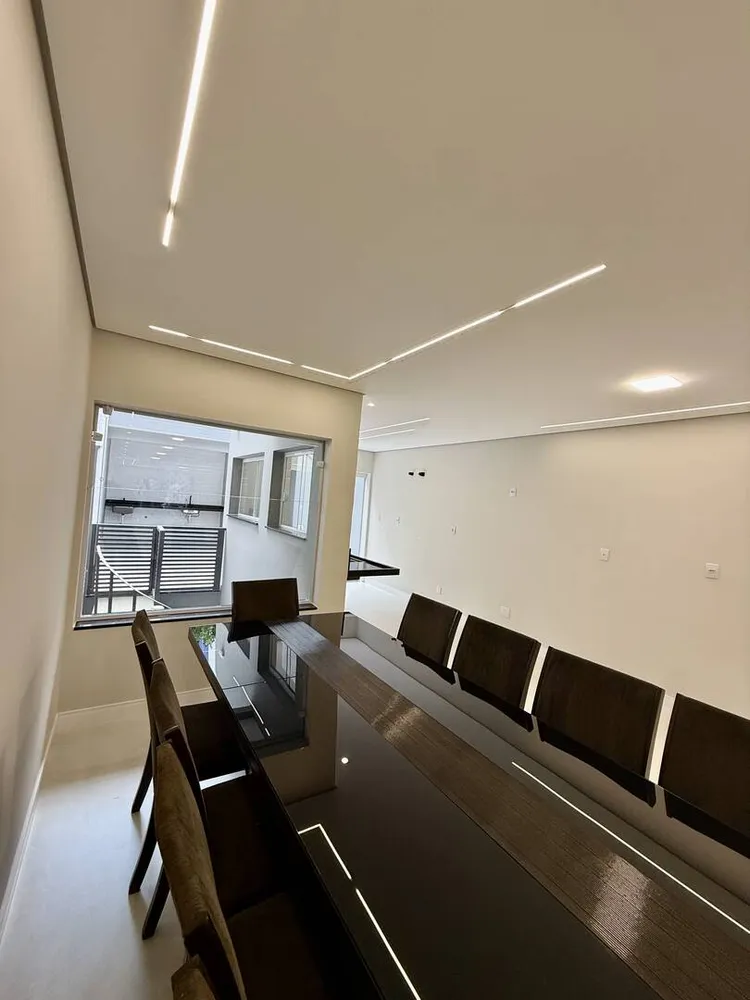 Casa, 3 quartos, 263 m² - Foto 2