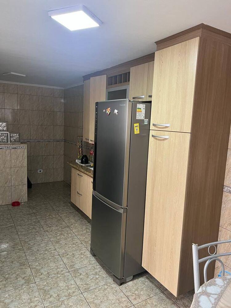 Casa à venda com 2 quartos, 155m² - Foto 2