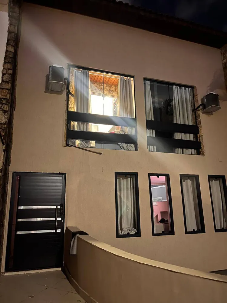 Sobrado, 3 quartos, 259 m² - Foto 1