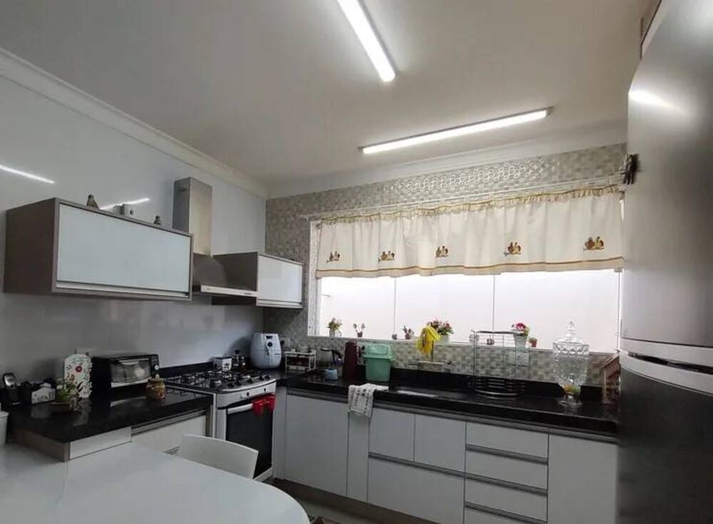 Casa, 3 quartos, 295 m² - Foto 2