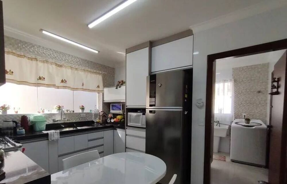 Casa, 3 quartos, 295 m² - Foto 1