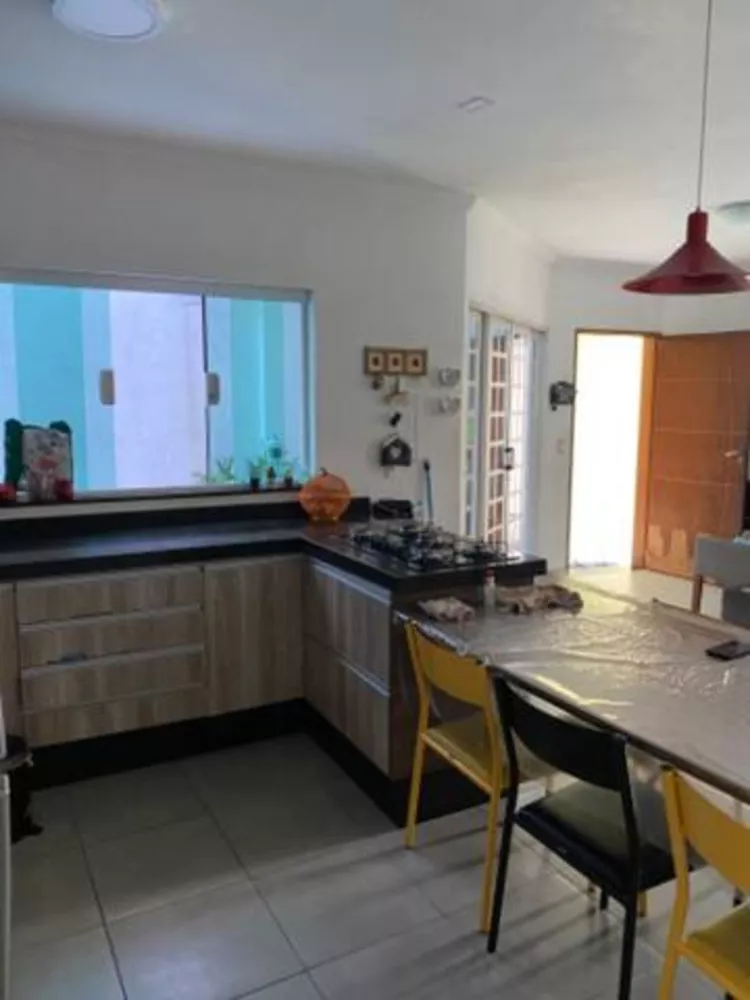 Casa à venda com 2 quartos, 170m² - Foto 3