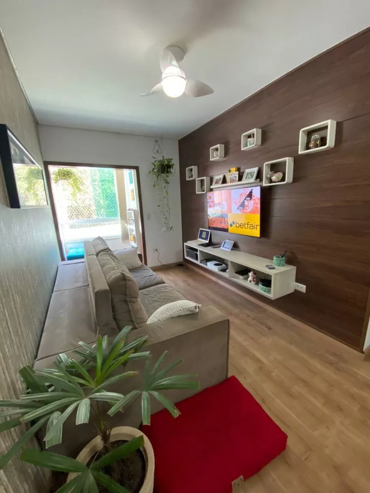 Apartamento à venda com 2 quartos, 70m² - Foto 1