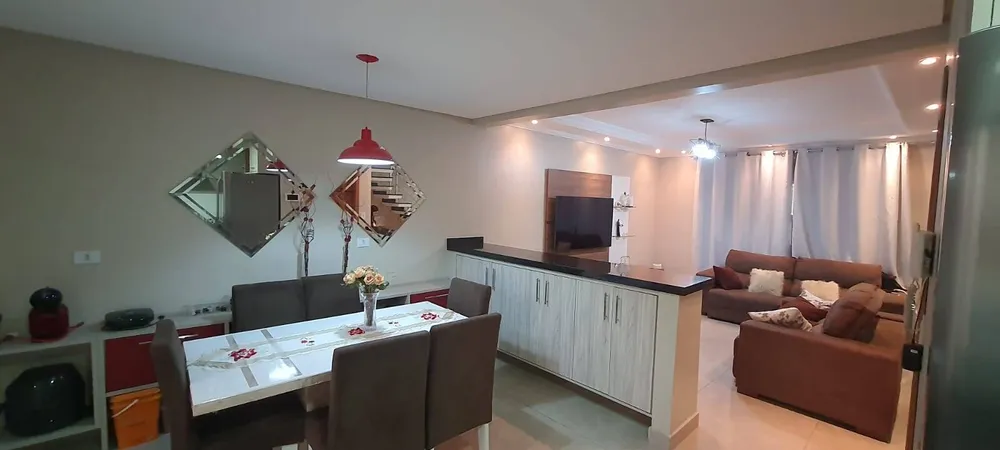 Casa, 3 quartos, 199 m² - Foto 2