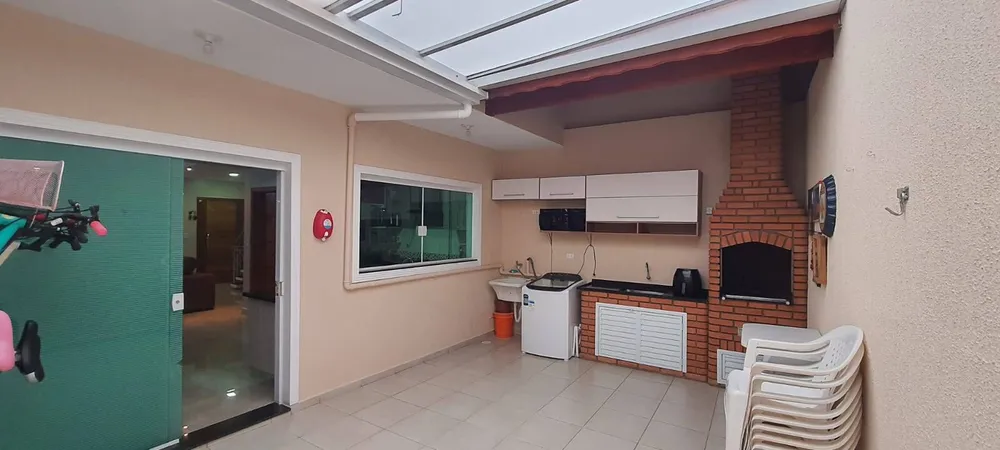 Casa, 3 quartos, 199 m² - Foto 1