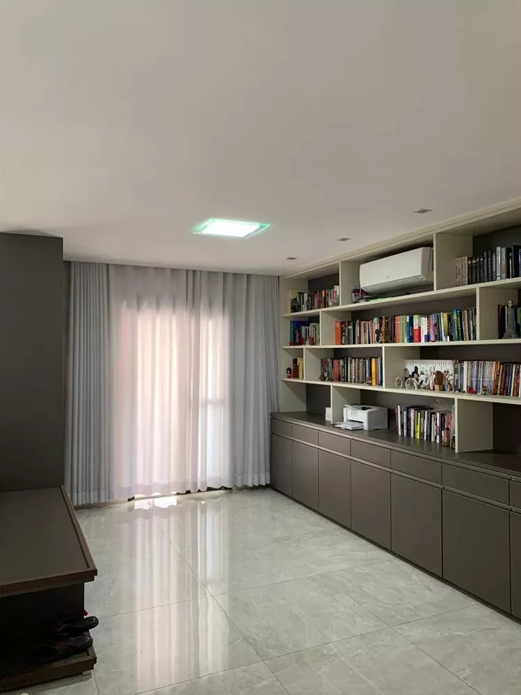 Apartamento à venda com 3 quartos, 200m² - Foto 5