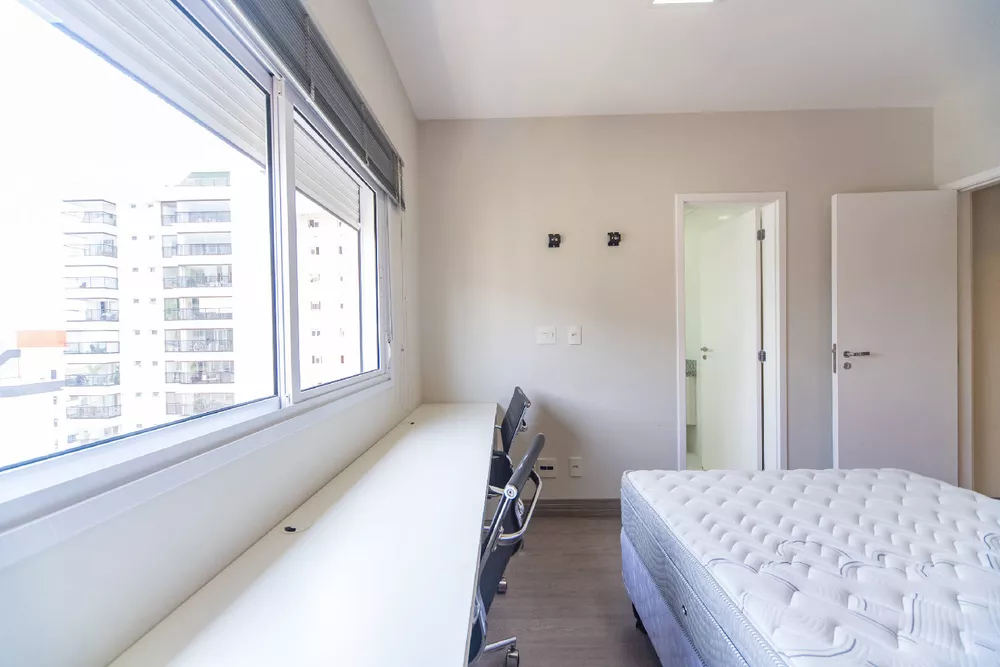 Apartamento à venda com 3 quartos, 198m² - Foto 4