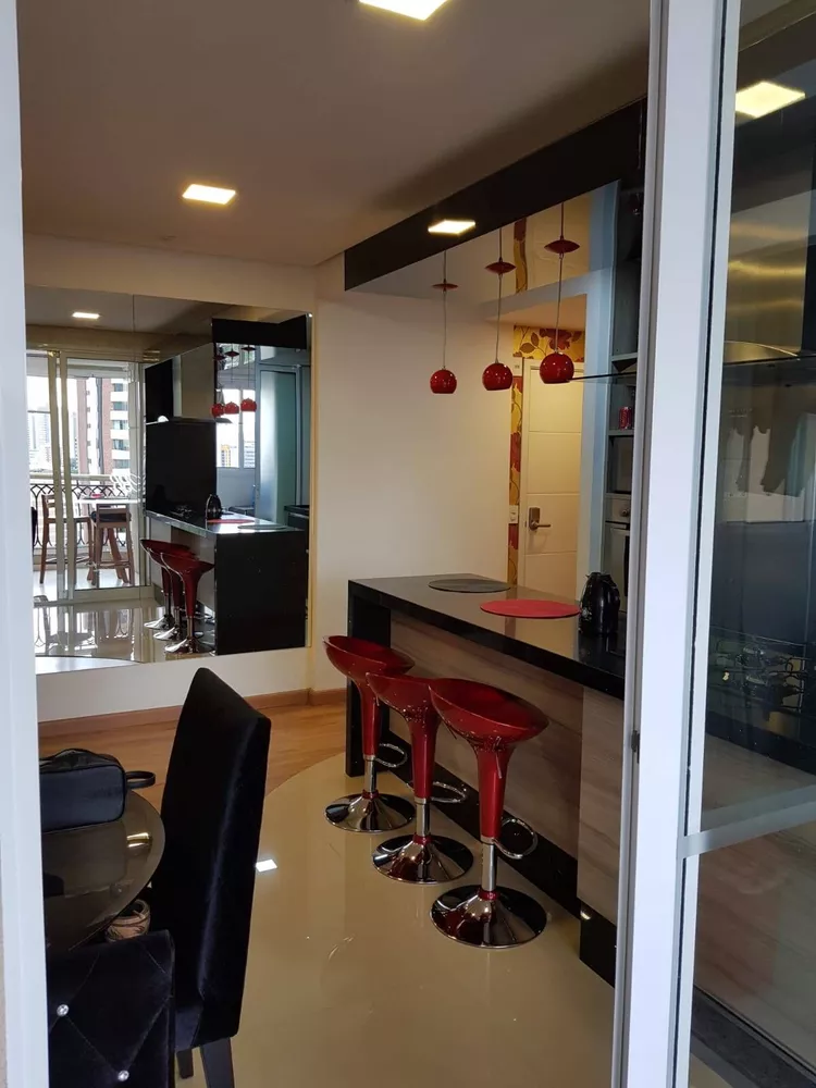 Apartamento à venda com 2 quartos, 67m² - Foto 2