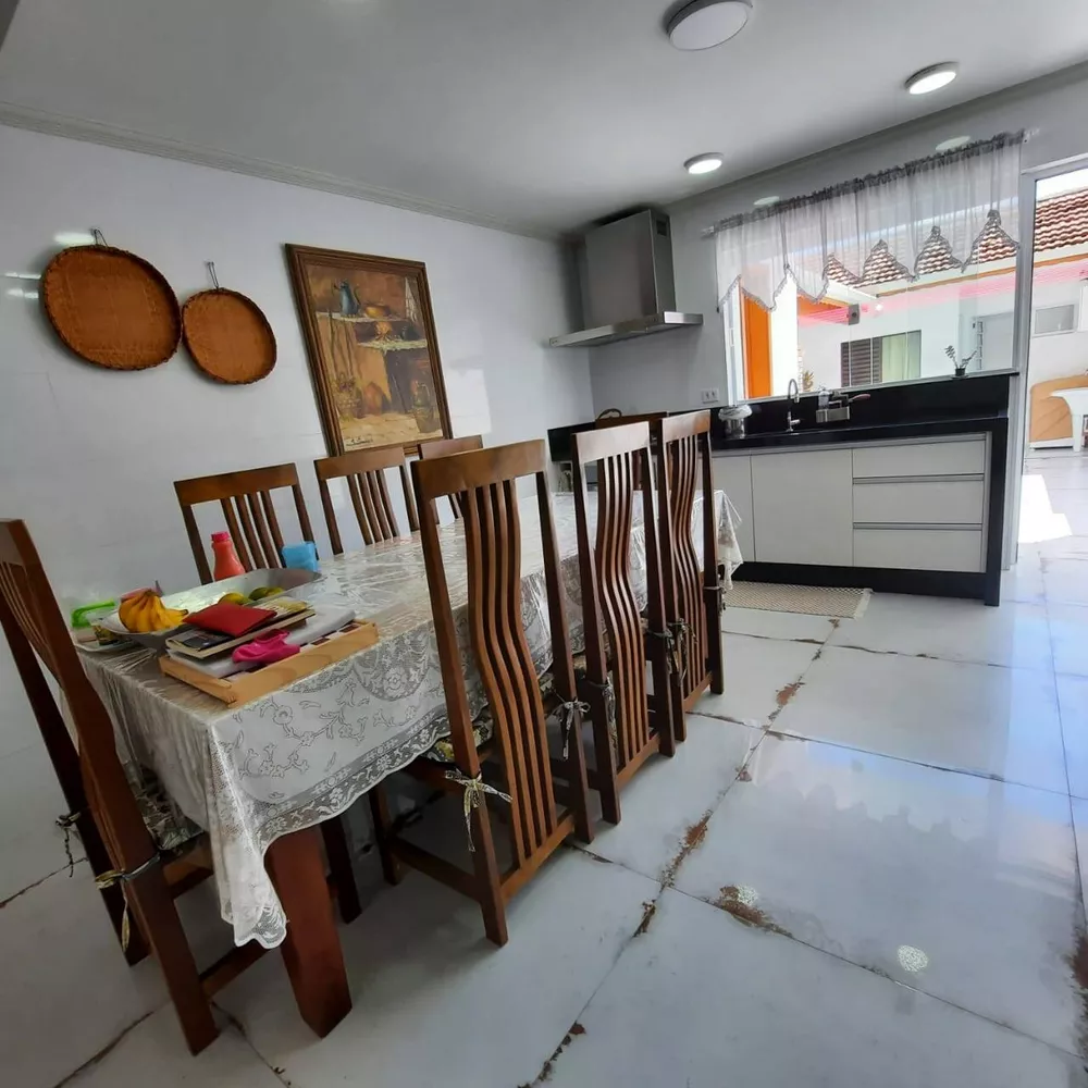 Casa à venda com 3 quartos, 162m² - Foto 4