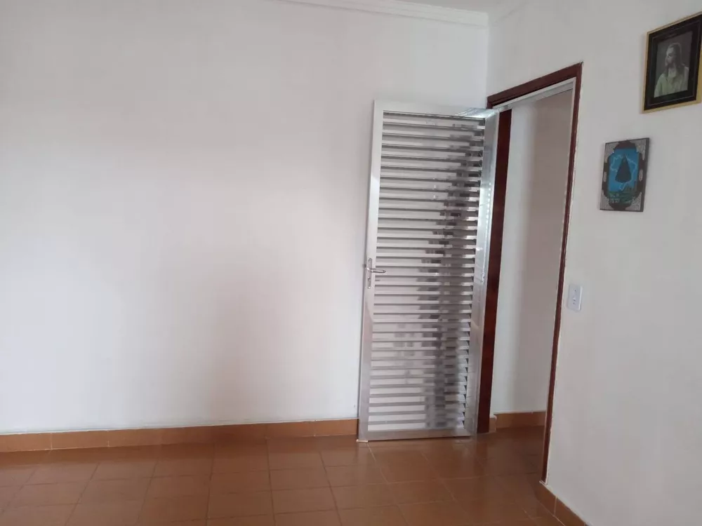 Casa à venda com 2 quartos, 150m² - Foto 4