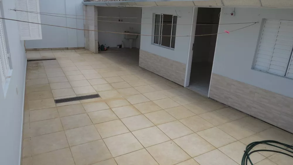 Apartamento à venda com 3 quartos, 150m² - Foto 3