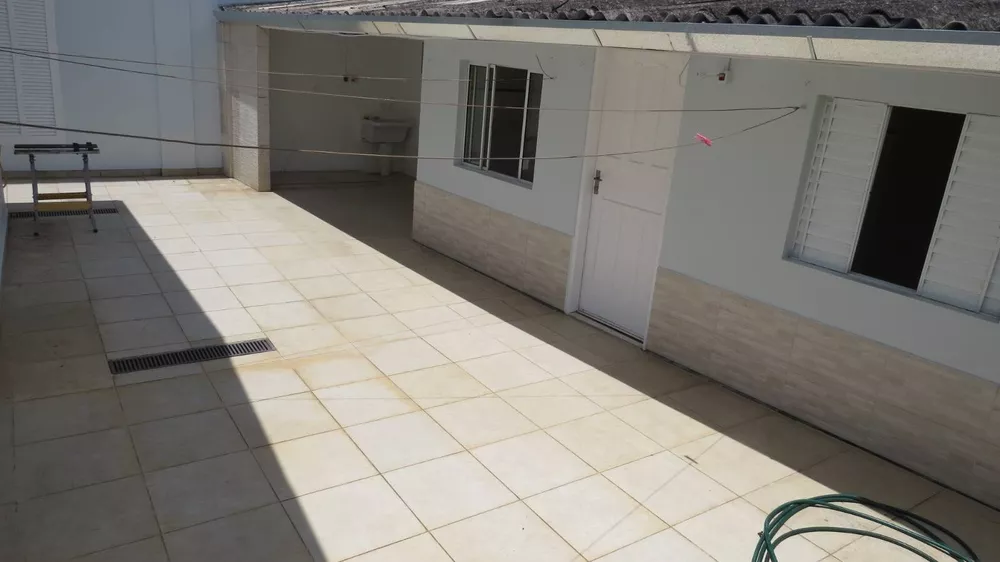 Apartamento à venda com 3 quartos, 150m² - Foto 2