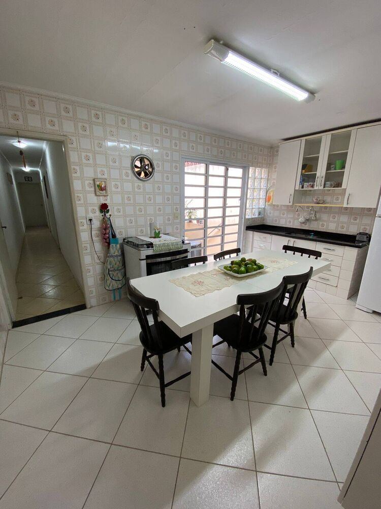 Casa, 3 quartos, 200 m² - Foto 10