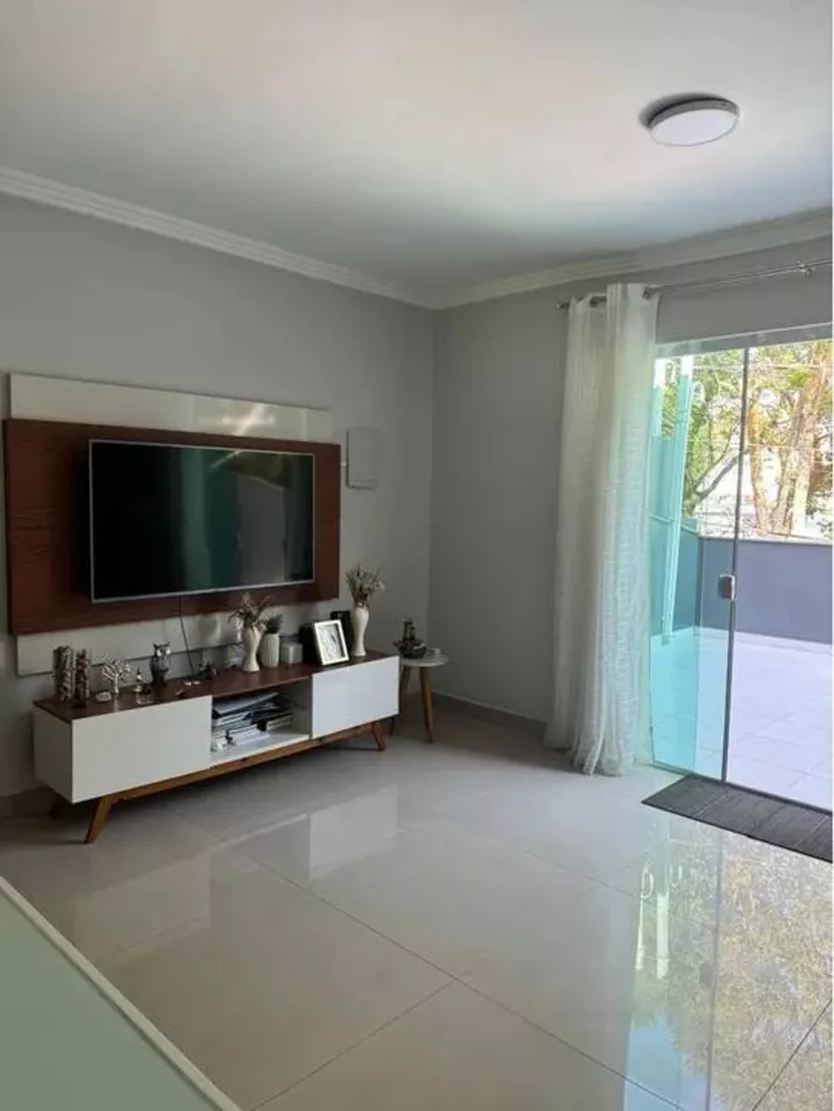 Casa à venda com 3 quartos, 200m² - Foto 4