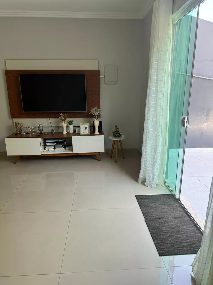 Casa à venda com 3 quartos, 200m² - Foto 3