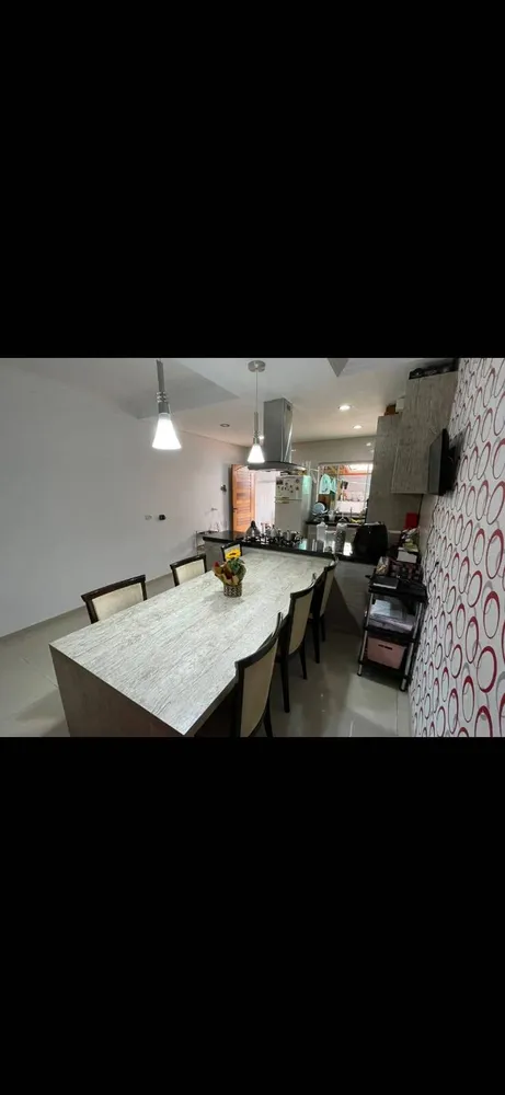 Casa, 3 quartos, 250 m² - Foto 2