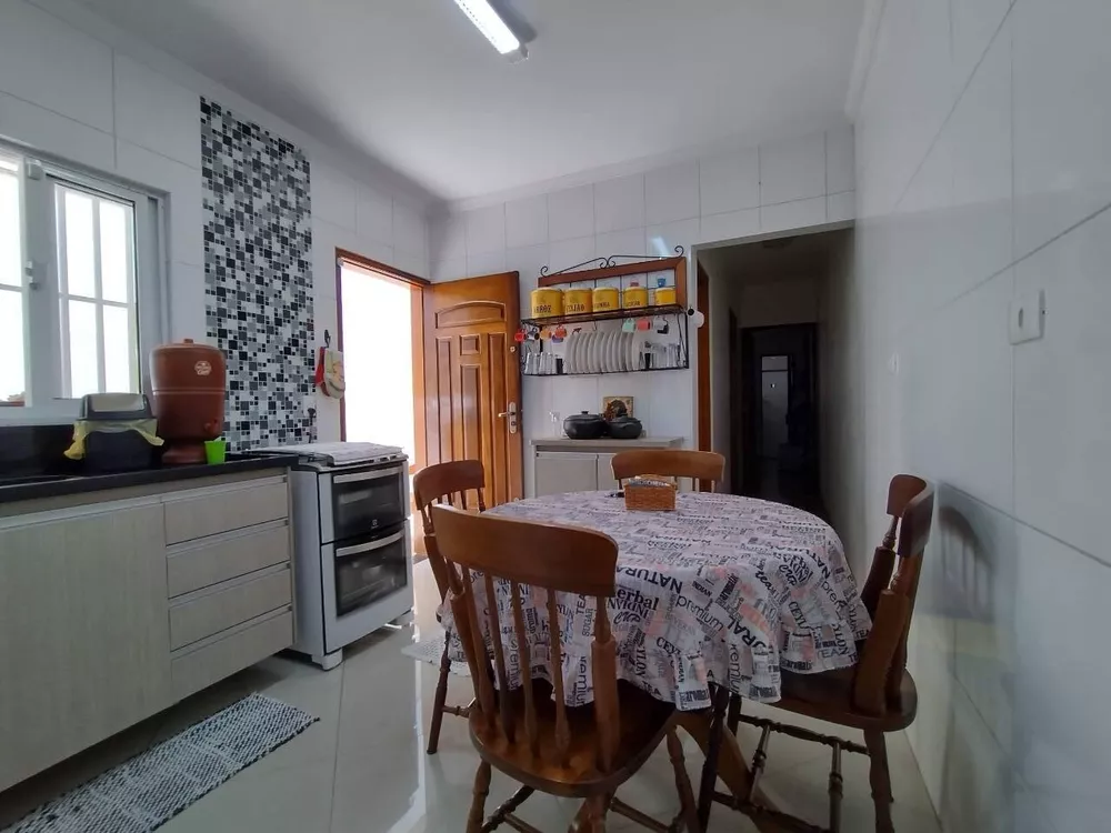 Casa à venda com 2 quartos, 95m² - Foto 3