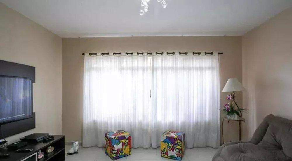 Casa à venda com 3 quartos, 200m² - Foto 2