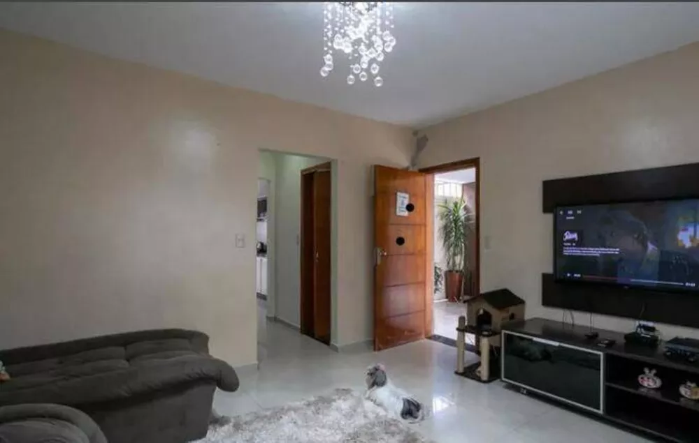 Casa à venda com 3 quartos, 200m² - Foto 1