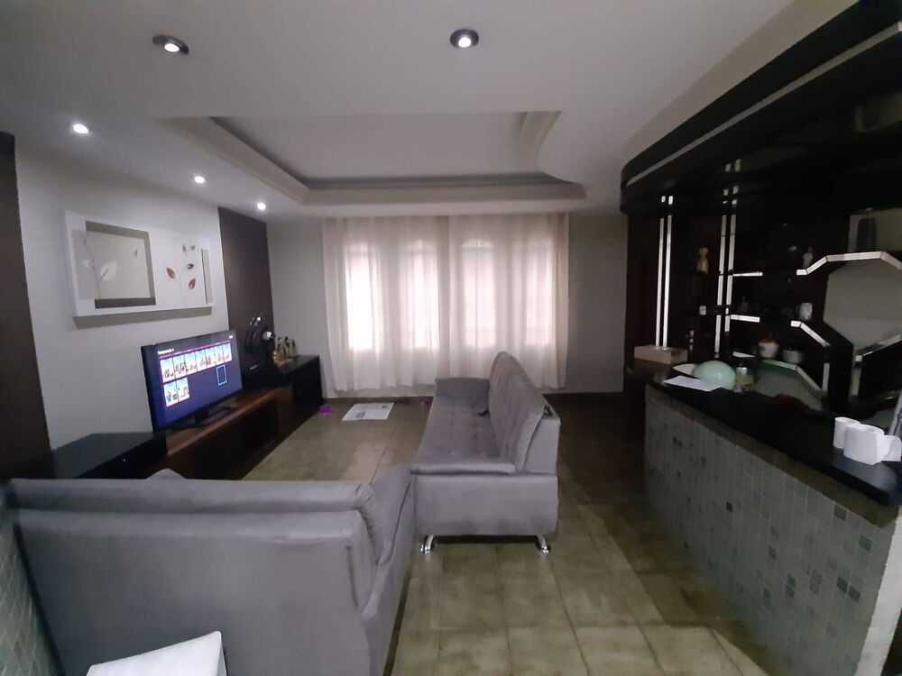Casa, 3 quartos, 331 m² - Foto 1
