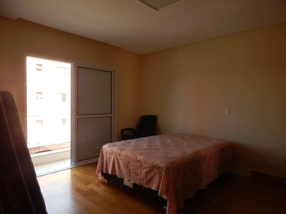 Casa, 3 quartos, 245 m² - Foto 8