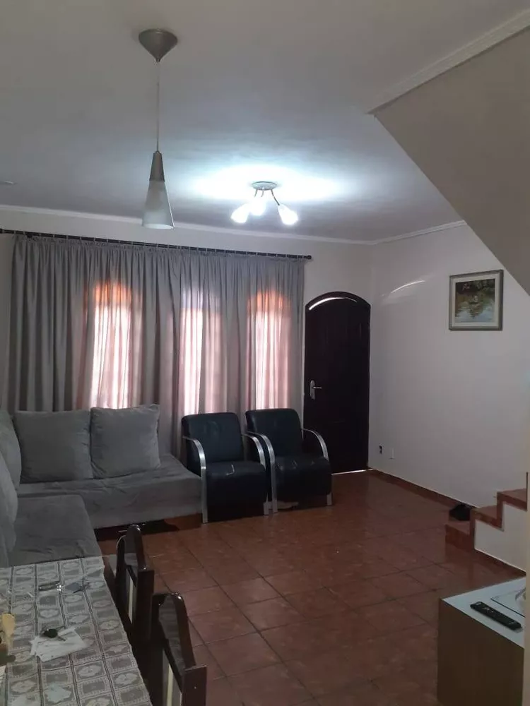 Casa à venda com 3 quartos, 160m² - Foto 1