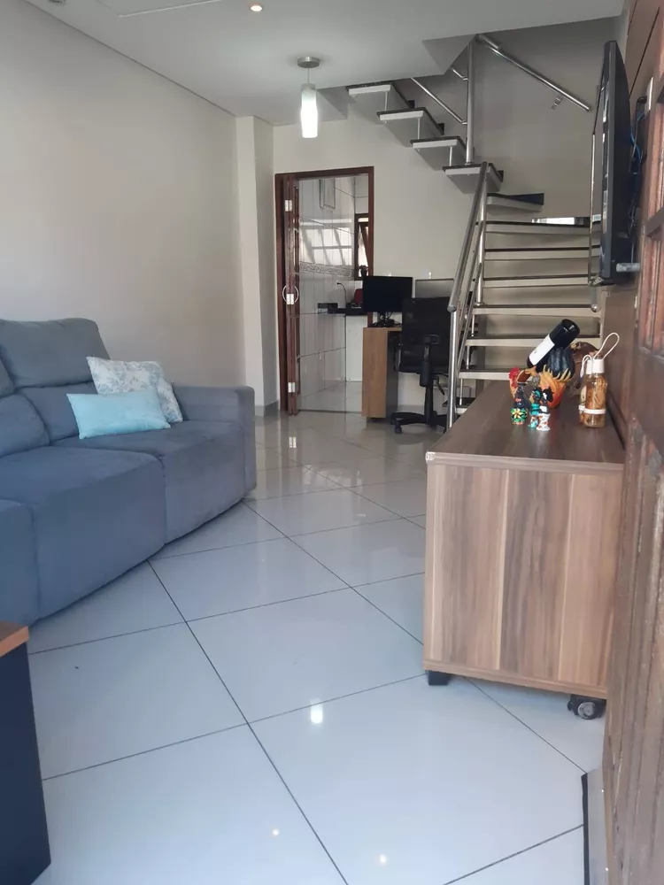 Casa à venda com 2 quartos, 109m² - Foto 3