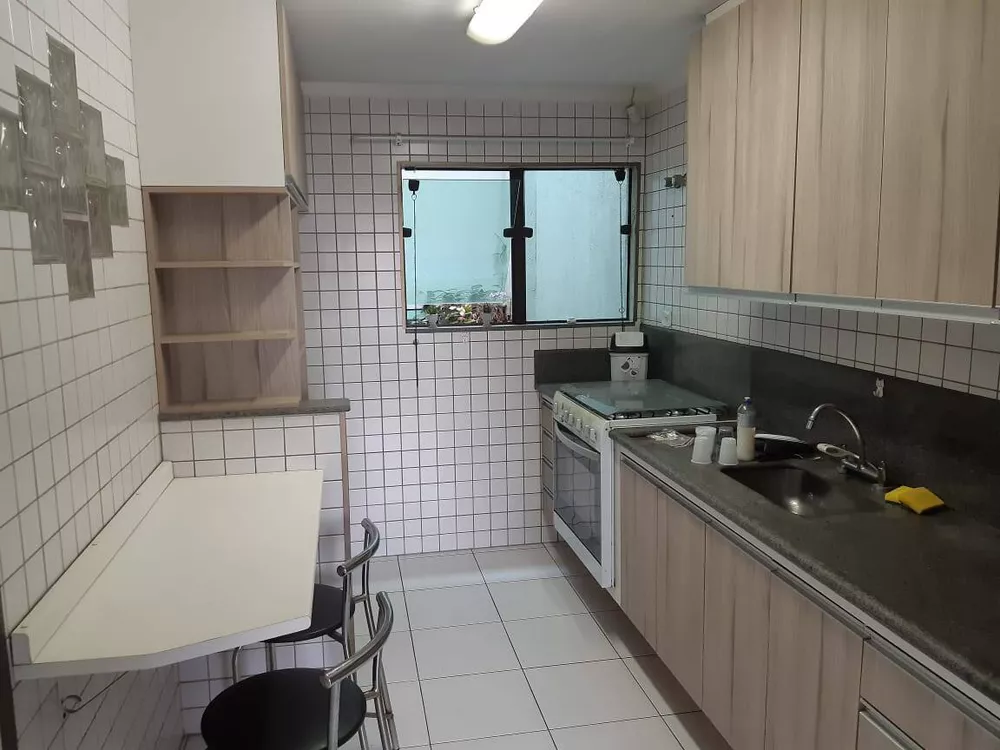 Casa à venda com 4 quartos, 240m² - Foto 3