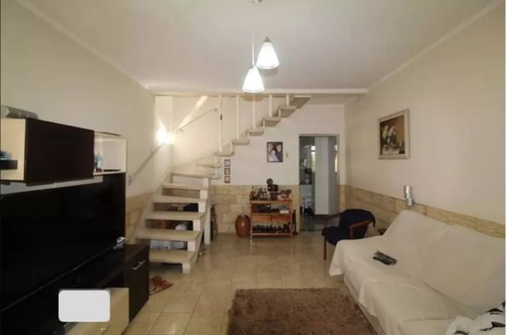 Casa à venda com 3 quartos, 140m² - Foto 1