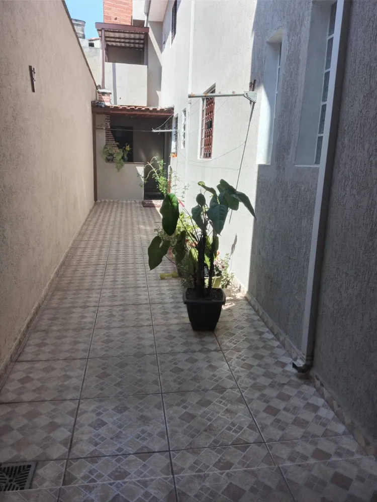 Casa, 3 quartos, 198 m² - Foto 2