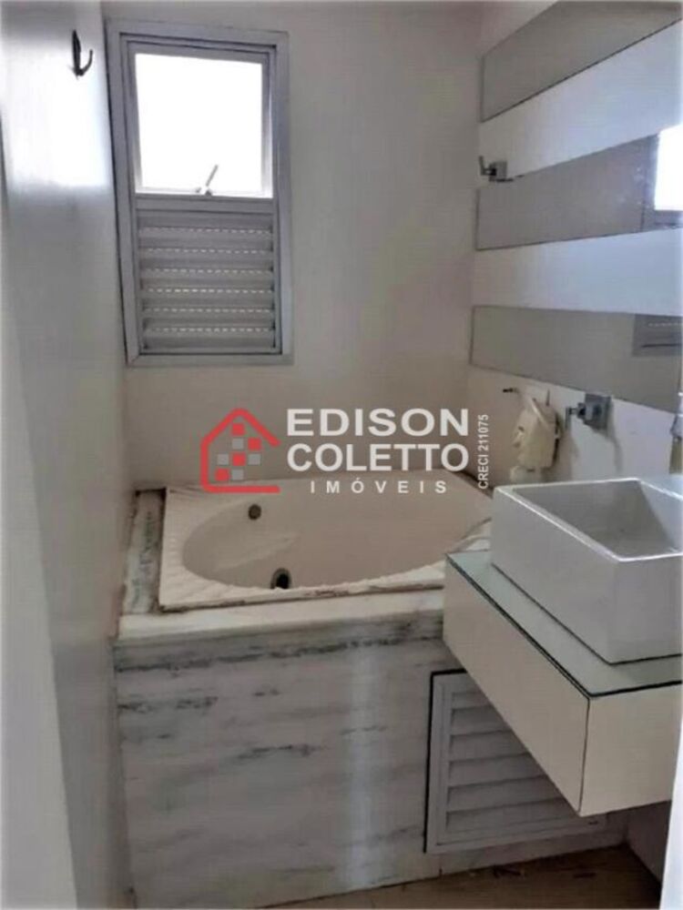 Apartamento à venda com 3 quartos, 76m² - Foto 1