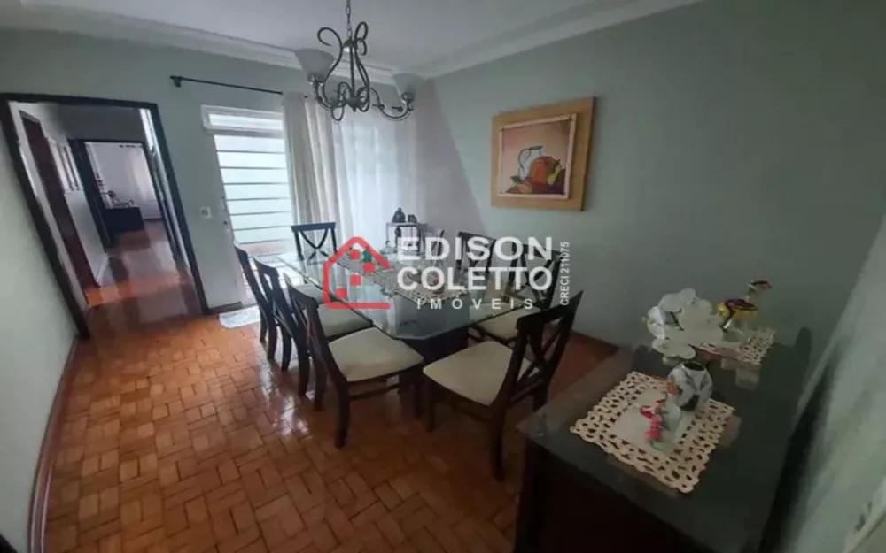 Casa à venda com 3 quartos, 141m² - Foto 1