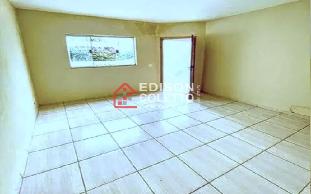 Casa à venda com 2 quartos, 120m² - Foto 2